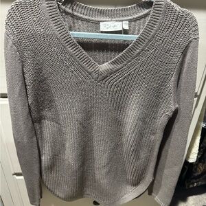 RD Style Women's V-Neck Sweater in taupe